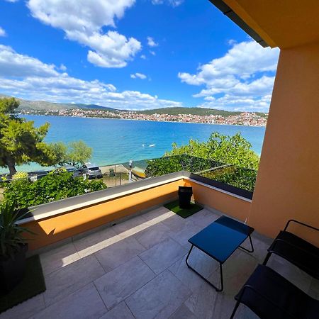 Beach Holiday Home With Private Jacuzzi & Parking Trogir Ngoại thất bức ảnh