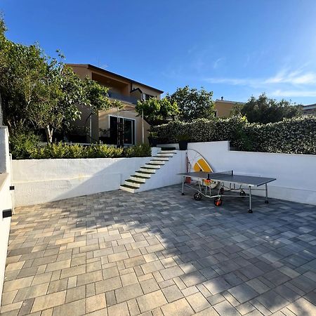Beach Holiday Home With Private Jacuzzi & Parking Trogir Ngoại thất bức ảnh